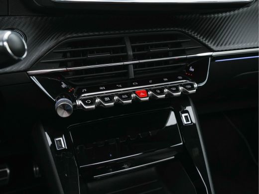 Peugeot e-2008 EV GT 50 kWh (INCL-BTW) Aut. *PANO | ADAPT.CRUISE | DIGI-COCKPIT | FULL-LED | BLIS | KEYLESS | MI... ActivLease financial lease