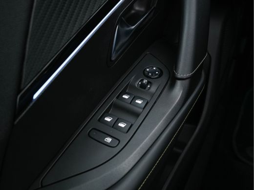 Peugeot e-2008 EV GT 50 kWh (INCL-BTW) Aut. *PANO | ADAPT.CRUISE | DIGI-COCKPIT | FULL-LED | BLIS | KEYLESS | MI... ActivLease financial lease