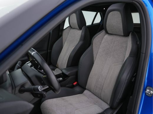 Peugeot e-2008 EV GT 50 kWh (INCL-BTW) Aut. *PANO | ADAPT.CRUISE | DIGI-COCKPIT | FULL-LED | BLIS | KEYLESS | MI... ActivLease financial lease