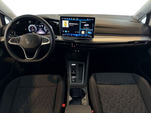 Volkswagen Golf 1.5 eTSI 115pk DSG Life Edition | LED Plus | Stoel- en stuurverwarming | Extra getint glas ActivLease financial lease