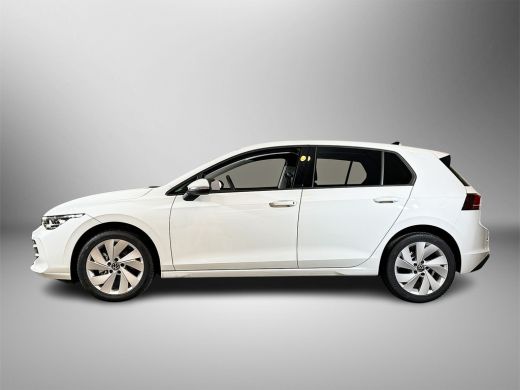 Volkswagen Golf 1.5 eTSI 115pk DSG Life Edition | LED Plus | Stoel- en stuurverwarming | Extra getint glas ActivLease financial lease