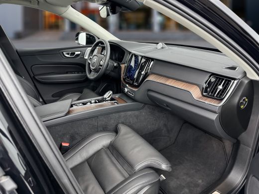 Volvo  XC60 B5 Ultimate Bright | Luchtvering | Bowers & Wilkins | Geventileerde nappa massage | 360 Camera | ... ActivLease financial lease