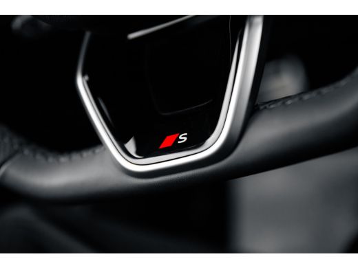 Audi Q6 e-tron S edition 388pk 100 kWh quattro | Panoramadak | Luchtvering | Head up | B&O ActivLease financial lease