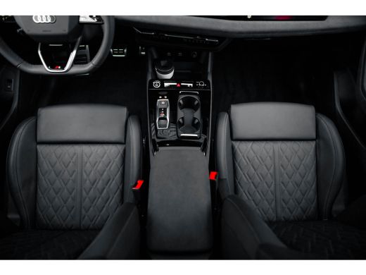 Audi Q6 e-tron S edition 388pk 100 kWh quattro | Panoramadak | Luchtvering | Head up | B&O ActivLease financial lease
