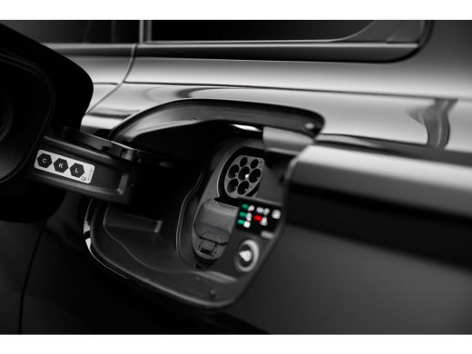 Audi Q6 e-tron S edition 388pk 100 kWh quattro | Panoramadak | Luchtvering | Head up | B&O ActivLease financial lease