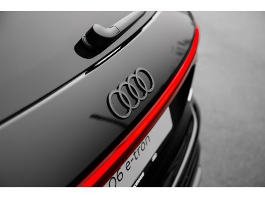 Audi Q6 e-tron S edition 388pk 100 kWh quattro | Panoramadak | Luchtvering | Head up | B&O ActivLease financial lease