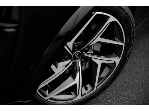 Audi Q6 e-tron S edition 388pk 100 kWh quattro | Panoramadak | Luchtvering | Head up | B&O ActivLease financial lease