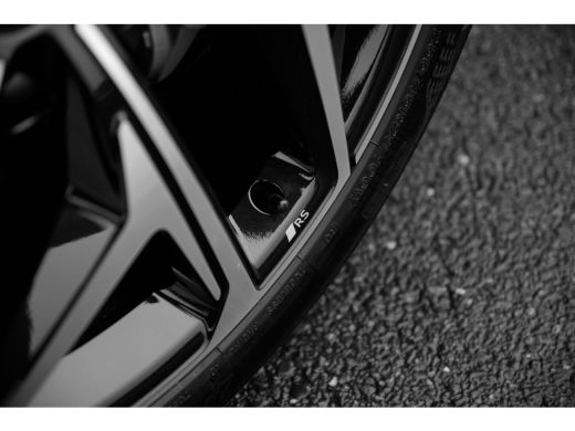 Audi Q6 e-tron S edition 388pk 100 kWh quattro | Panoramadak | Luchtvering | Head up | B&O ActivLease financial lease