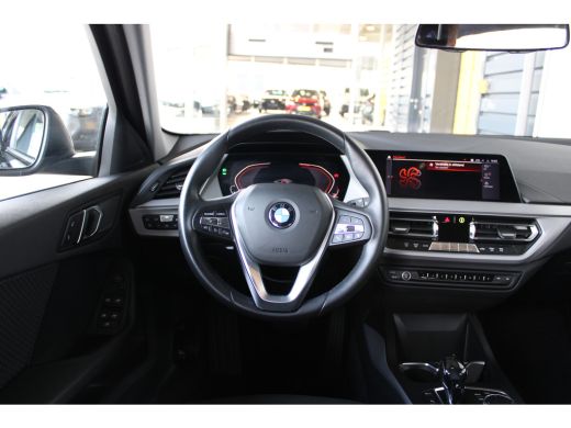 BMW 1-serie 118i Executive Edition ActivLease financial lease