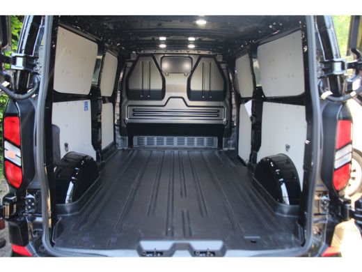 Ford Transit Custom 320 2.0 TDCI L2H1 LIMITED AUTOMAAT | ADAPTIVE CRUISE | WINTERPACK | NIEUW & DIRECT LEVERBAAR | 17... ActivLease financial lease