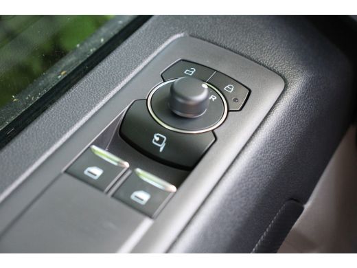 Ford Transit Custom 320 2.0 TDCI L2H1 LIMITED AUTOMAAT | ADAPTIVE CRUISE | WINTERPACK | NIEUW & DIRECT LEVERBAAR | 17... ActivLease financial lease