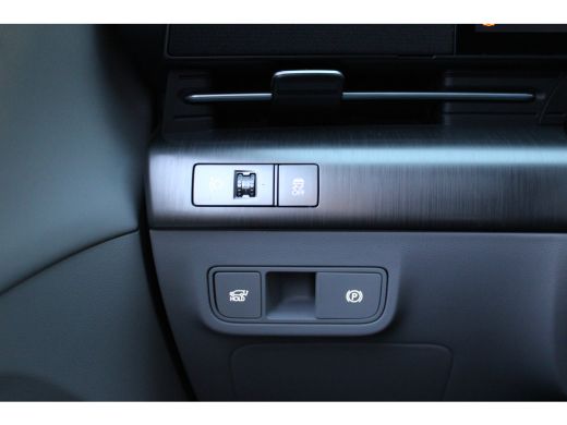 Hyundai KONA Electric Hyundai Premium Sky 65.4 kWh Leder| Panorama dak| grote accu| Als nieuw! | Achterruitverwarming |... ActivLease financial lease