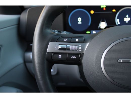 Hyundai KONA Electric Hyundai Premium Sky 65.4 kWh Leder| Panorama dak| grote accu| Als nieuw! | Achterruitverwarming |... ActivLease financial lease