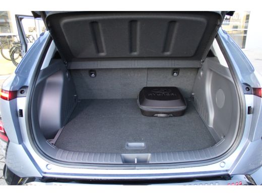 Hyundai KONA Electric Hyundai Premium Sky 65.4 kWh Leder| Panorama dak| grote accu| Als nieuw! | Achterruitverwarming |... ActivLease financial lease