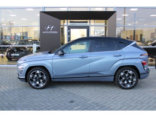 Hyundai KONA Electric Hyundai Premium Sky 65.4 kWh Leder| Panorama dak| grote accu| Als nieuw! | Achterruitverwarming |... ActivLease financial lease