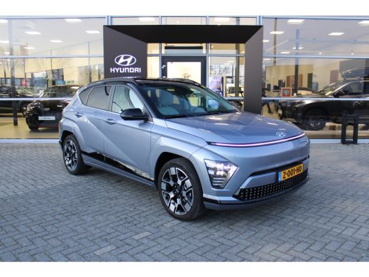 Hyundai KONA Electric Hyundai Premium Sky 65.4 kWh Leder| Panorama dak| grote accu| Als nieuw! | Achterruitverwarming |... ActivLease financial lease