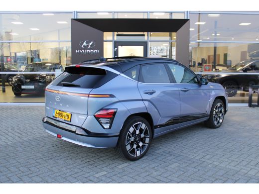 Hyundai KONA Electric Hyundai Premium Sky 65.4 kWh Leder| Panorama dak| grote accu| Als nieuw! | Achterruitverwarming |... ActivLease financial lease