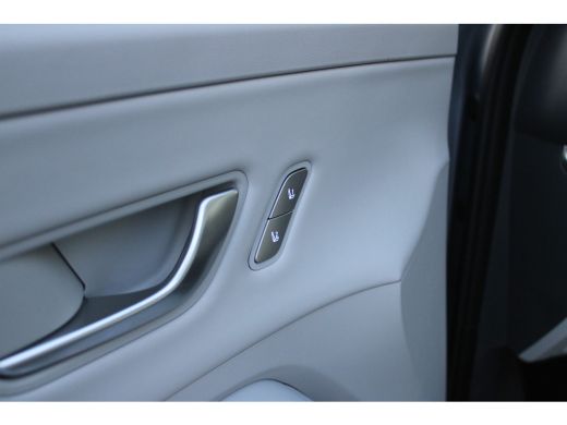 Hyundai KONA Electric Hyundai Premium Sky 65.4 kWh Leder| Panorama dak| grote accu| Als nieuw! | Achterruitverwarming |... ActivLease financial lease