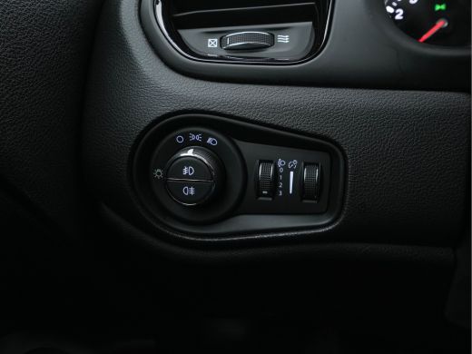Jeep Renegade 1.4 MultiAir Longitude Night-Eagle [ VAN ] *NAVI-FULLMAP | AIRCO | CRUISE | KEYLESS | MICROFIBRE-... ActivLease financial lease