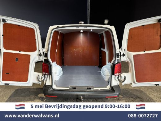 Volkswagen Transporter 2.0 TDI 111pk L1H1 Euro6 RIJKLAAR Airco | Camera | Apple Carplay | Android Auto | Cruisecontrol T... ActivLease financial lease