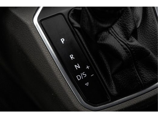 Volkswagen Transporter T6.1 2.0 TDI L2H1 Bulli | Automaat | 150 PK | Digitaal dashboard | LED | Adaptive Cruise | Camera | Ca... ActivLease financial lease