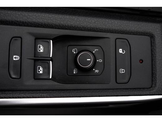 Volkswagen Transporter T6.1 2.0 TDI L2H1 Bulli | Automaat | 150 PK | Digitaal dashboard | LED | Adaptive Cruise | Camera | Ca... ActivLease financial lease