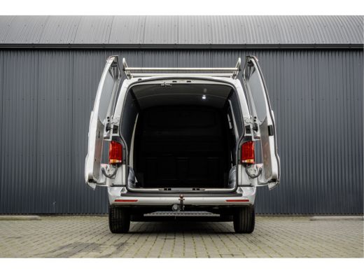 Volkswagen Transporter T6.1 2.0 TDI L2H1 Bulli | Automaat | 150 PK | Digitaal dashboard | LED | Adaptive Cruise | Camera | Ca... ActivLease financial lease