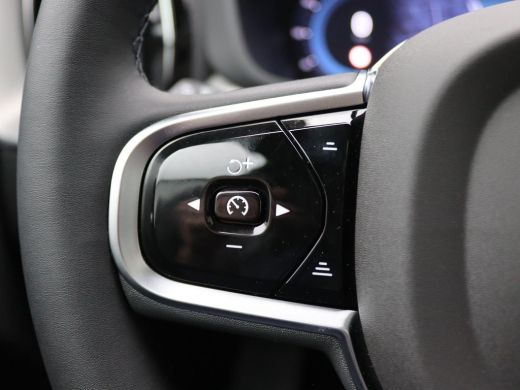 Volvo  XC60 2.0 T6 Plug-in hybrid AWD Plus Dark 350PK Aut. Pano-Schuifdak, Head-Up Display, Keyless, Memory S... ActivLease financial lease
