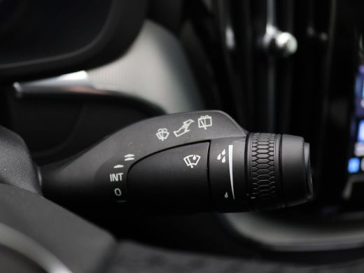 Volvo  XC60 2.0 T6 Plug-in hybrid AWD Plus Dark 350PK Aut. Pano-Schuifdak, Head-Up Display, Keyless, Memory S... ActivLease financial lease