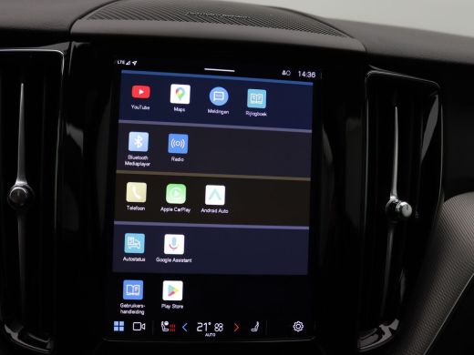 Volvo  XC60 2.0 T6 Plug-in hybrid AWD Plus Dark 350PK Aut. Pano-Schuifdak, Head-Up Display, Keyless, Memory S... ActivLease financial lease