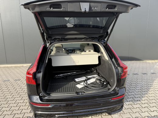 Volvo  XC60 Volvo T6 Plug-in hybrid AWD Plus Dark | 21 Inch | Gelaagd Glas | Trekhaak | Leder | Panoramadak |... ActivLease financial lease