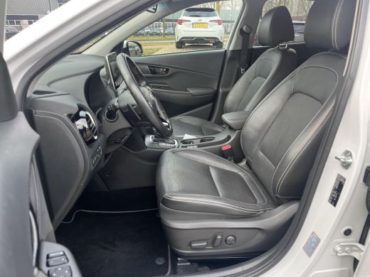 Hyundai KONA 1.6 GDI HEV Premium | All-in prijs | 3 JAAR GARANTIE | Navigatie | Parkeersensoren ActivLease financial lease