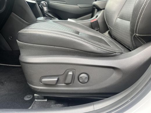 Hyundai KONA 1.6 GDI HEV Premium | All-in prijs | 3 JAAR GARANTIE | Navigatie | Parkeersensoren ActivLease financial lease