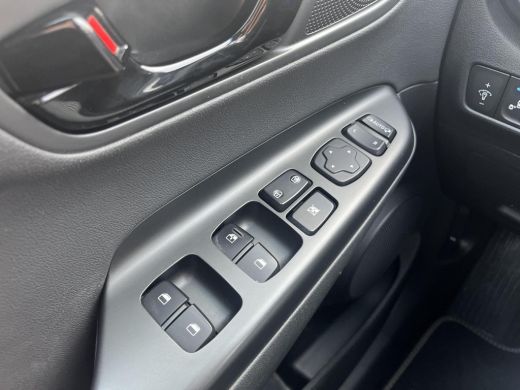Hyundai KONA 1.6 GDI HEV Premium | All-in prijs | 3 JAAR GARANTIE | Navigatie | Parkeersensoren ActivLease financial lease