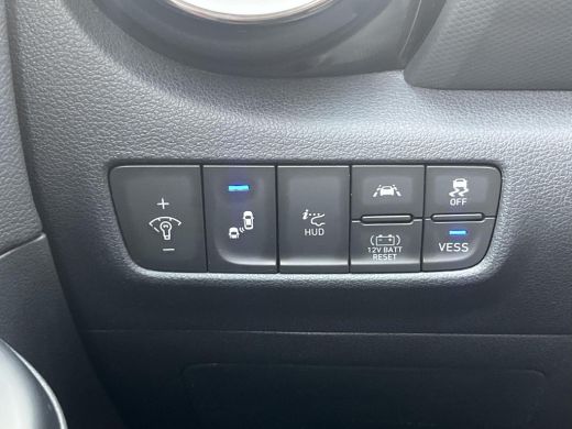 Hyundai KONA 1.6 GDI HEV Premium | All-in prijs | 3 JAAR GARANTIE | Navigatie | Parkeersensoren ActivLease financial lease