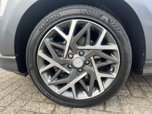 Hyundai KONA 1.6 GDI HEV Premium | All-in prijs | 3 JAAR GARANTIE | Navigatie | Parkeersensoren ActivLease financial lease