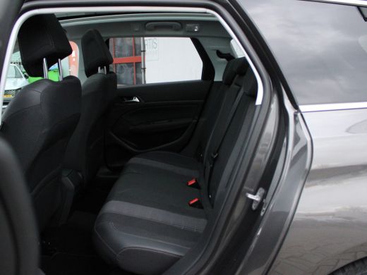 Peugeot 308 SW 1.2 PureTech Allure NL AUTO | PANO | HALF LEDER | CARPLAY | ActivLease financial lease