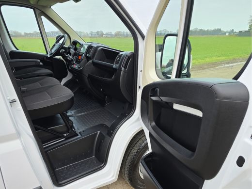Peugeot Boxer 2.2 BlueHDi 140 L2 H2 3.5t - 140 Pk - Euro 6 - Navi - Climate Control - Cruise Control ActivLease financial lease