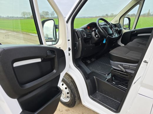 Peugeot Boxer 2.2 BlueHDi 140 L2 H2 3.5t - 140 Pk - Euro 6 - Navi - Climate Control - Cruise Control ActivLease financial lease