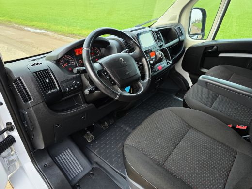Peugeot Boxer 2.2 BlueHDi 140 L2 H2 3.5t - 140 Pk - Euro 6 - Navi - Climate Control - Cruise Control ActivLease financial lease