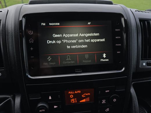 Peugeot Boxer 2.2 BlueHDi 140 L2 H2 3.5t - 140 Pk - Euro 6 - Navi - Climate Control - Cruise Control ActivLease financial lease