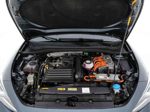 Seat Leon Sportstourer 1.4 e-Hybrid VZ Adrenaline (INCL-BTW) Aut. *FULL-LED | DIGI-COCKPIT | ADAPTIVE-CRUISE | 1/2-LEATH... ActivLease financial lease