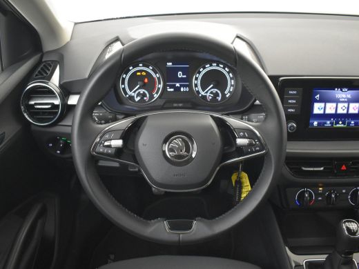 Skoda Fabia 1.0 MPI Ambition 81pk | Navi via app | Cruise control | App connect | Privacy glass | Led koplamp... ActivLease financial lease