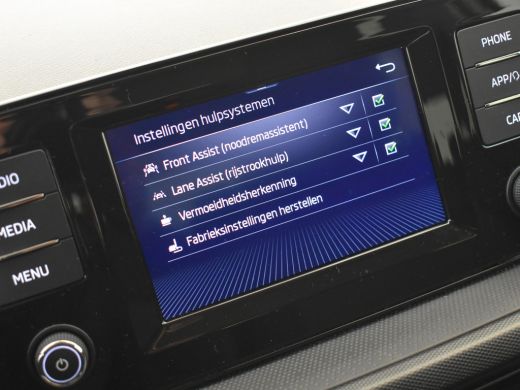 Skoda Fabia 1.0 MPI Ambition 81pk | Navi via app | Cruise control | App connect | Privacy glass | Led koplamp... ActivLease financial lease