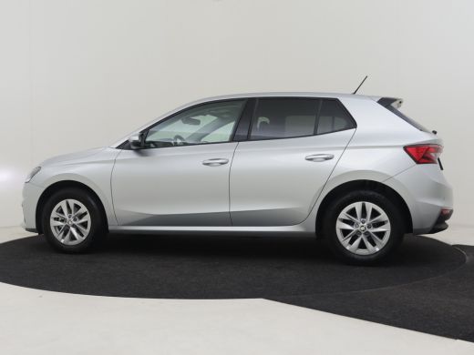 Skoda Fabia 1.0 MPI Ambition 81pk | Navi via app | Cruise control | App connect | Privacy glass | Led koplamp... ActivLease financial lease