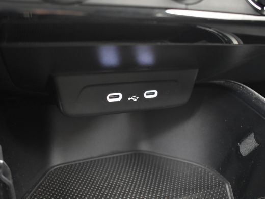 Skoda Fabia 1.0 MPI Ambition 81pk | Navi via app | Cruise control | App connect | Privacy glass | Led koplamp... ActivLease financial lease