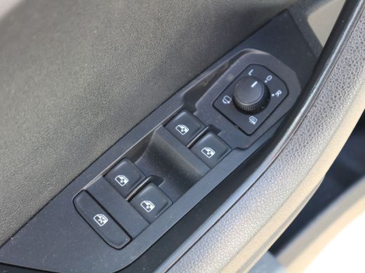 Skoda Karoq 1.0 TSI Ambition NAVI TREKHAAK CAMERA ActivLease financial lease