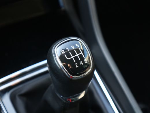 Skoda Karoq 1.0 TSI Ambition NAVI TREKHAAK CAMERA ActivLease financial lease