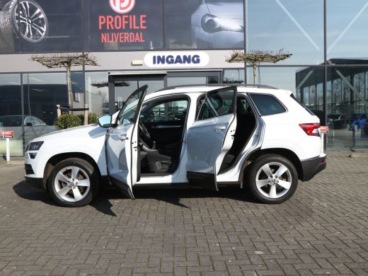Skoda Karoq 1.0 TSI Ambition NAVI TREKHAAK CAMERA ActivLease financial lease
