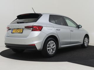 Skoda Fabia 1.0 MPI Ambition 81pk | Navi via app | Cruise control | App connect | Privacy glass | Led koplamp...